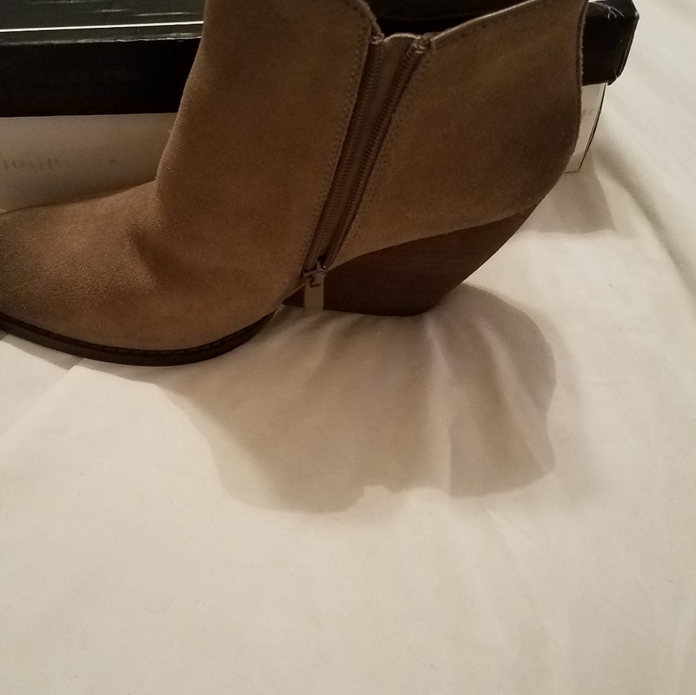 Woman's booties - Picture 2 of 4